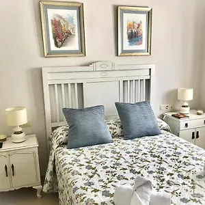 https://apartamento-las-flores.es-andalucia.com